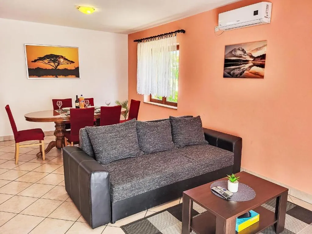 Holiday Home - Lucija Maslenica